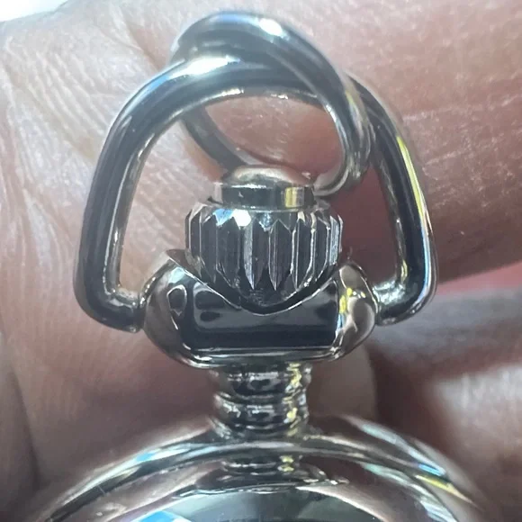 Avon vintage Silver and Black Watch with Crystals- one stone is missing - Picture 3 of 16